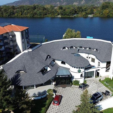 Prenociste Srebrno Jezero Hotel Veliko Gradiste Bagian luar foto
