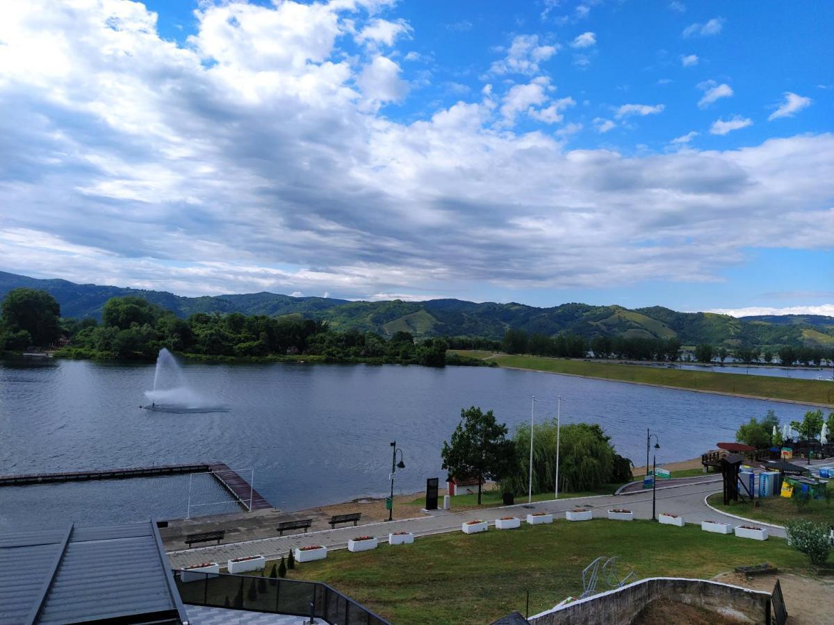 Prenociste Srebrno Jezero Hotel Veliko Gradiste Bagian luar foto