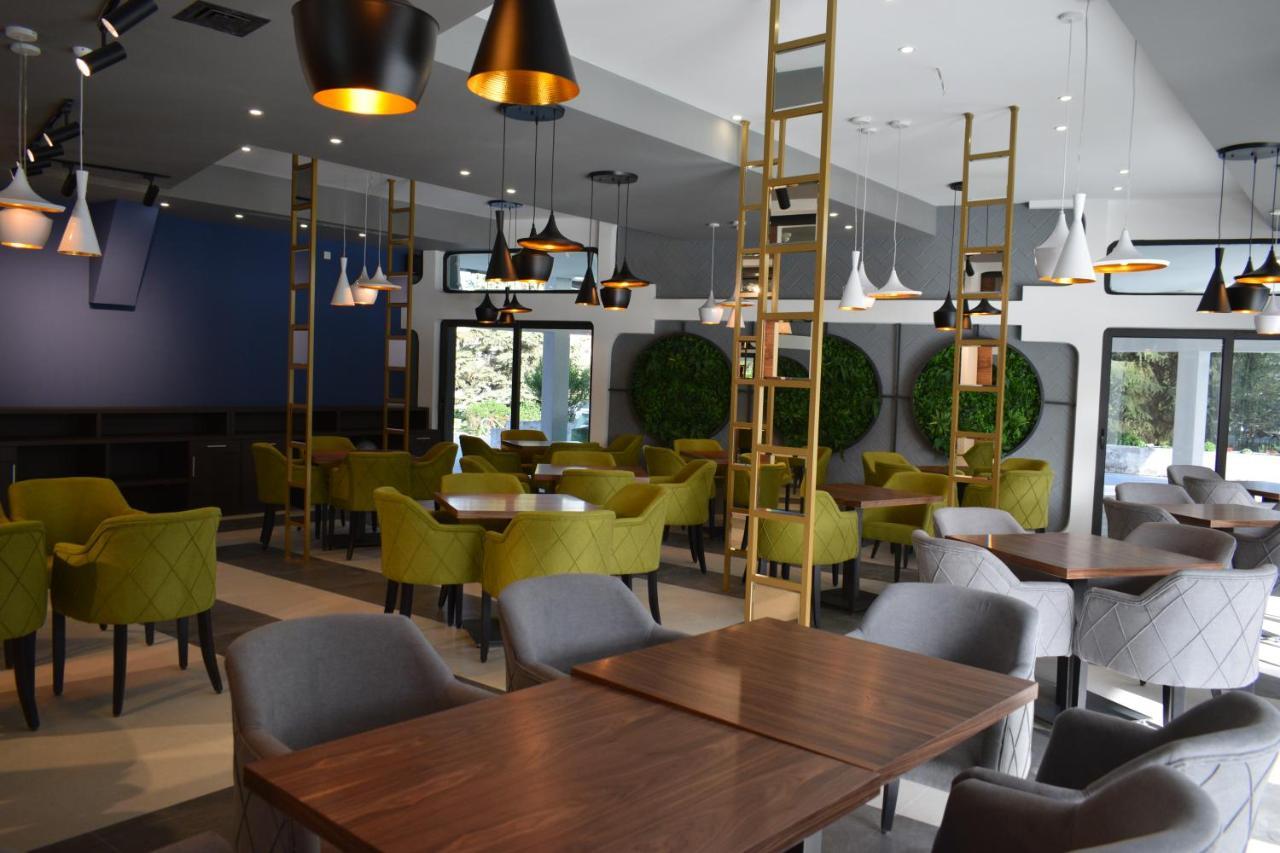 Prenociste Srebrno Jezero Hotel Veliko Gradiste Bagian luar foto