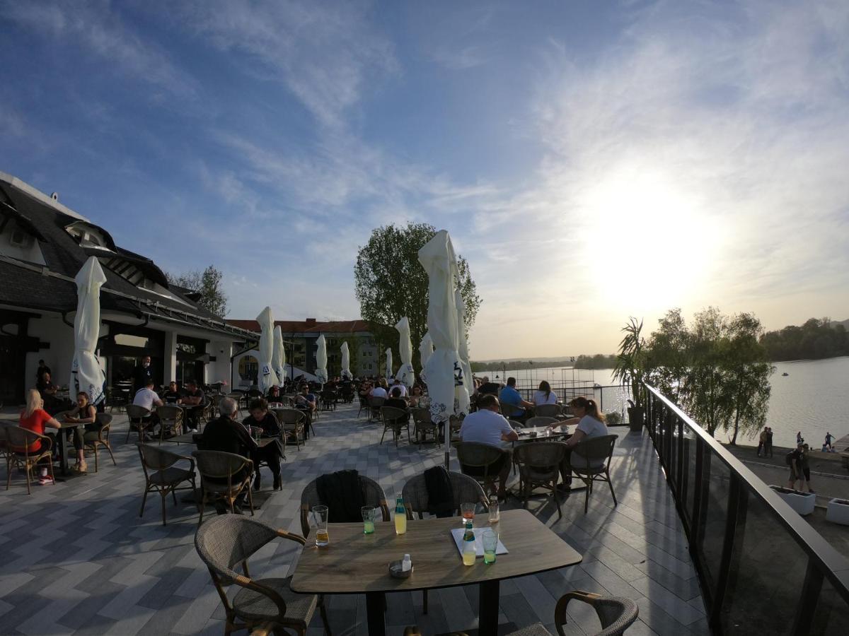 Prenociste Srebrno Jezero Hotel Veliko Gradiste Bagian luar foto