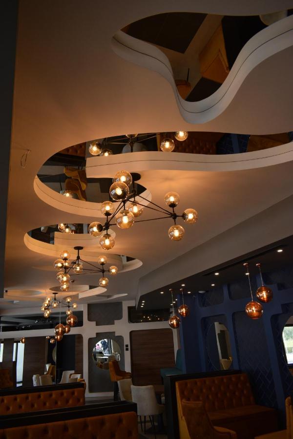 Prenociste Srebrno Jezero Hotel Veliko Gradiste Bagian luar foto