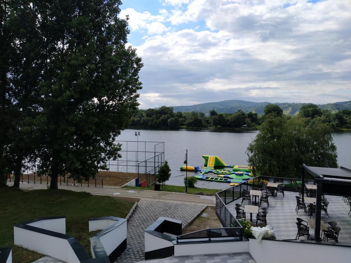Prenociste Srebrno Jezero Hotel Veliko Gradiste Bagian luar foto