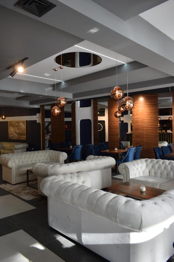 Prenociste Srebrno Jezero Hotel Veliko Gradiste Bagian luar foto