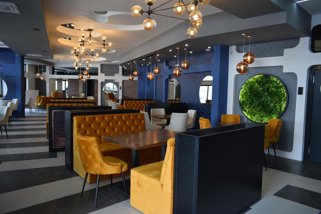 Prenociste Srebrno Jezero Hotel Veliko Gradiste Bagian luar foto