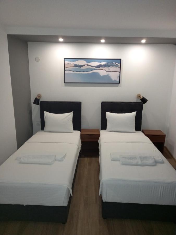 Prenociste Srebrno Jezero Hotel Veliko Gradiste Bagian luar foto