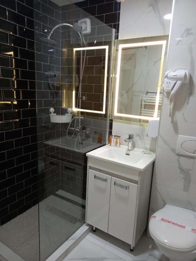 Prenociste Srebrno Jezero Hotel Veliko Gradiste Bagian luar foto