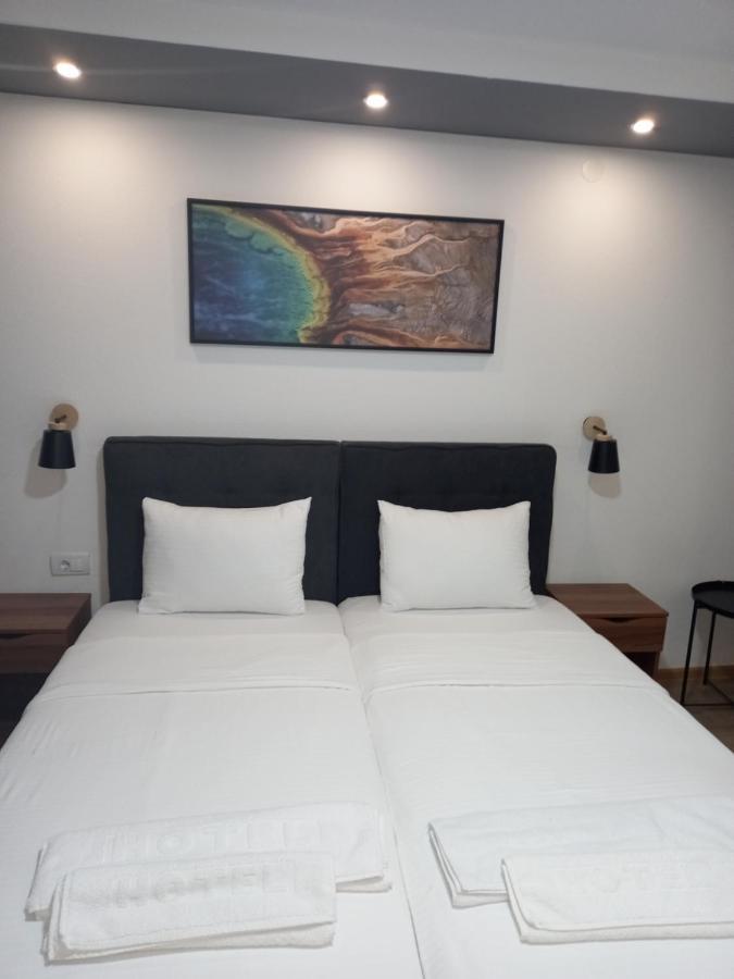 Prenociste Srebrno Jezero Hotel Veliko Gradiste Bagian luar foto