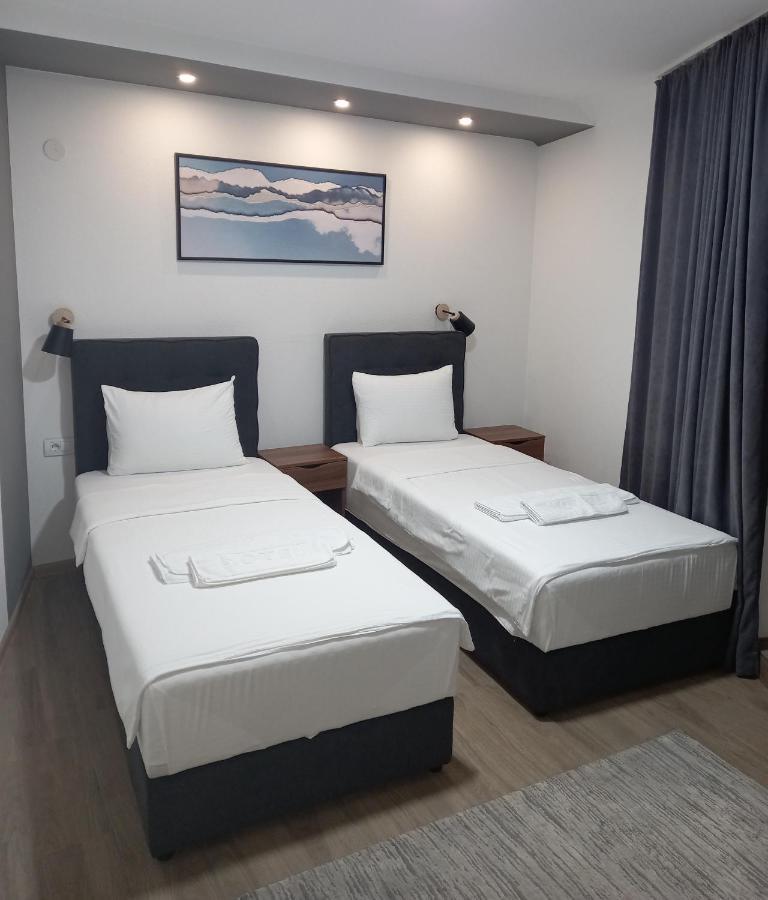 Prenociste Srebrno Jezero Hotel Veliko Gradiste Bagian luar foto