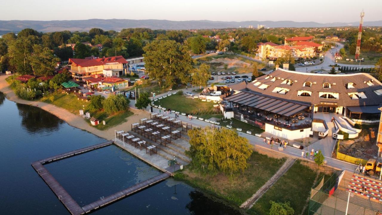 Prenociste Srebrno Jezero Hotel Veliko Gradiste Bagian luar foto