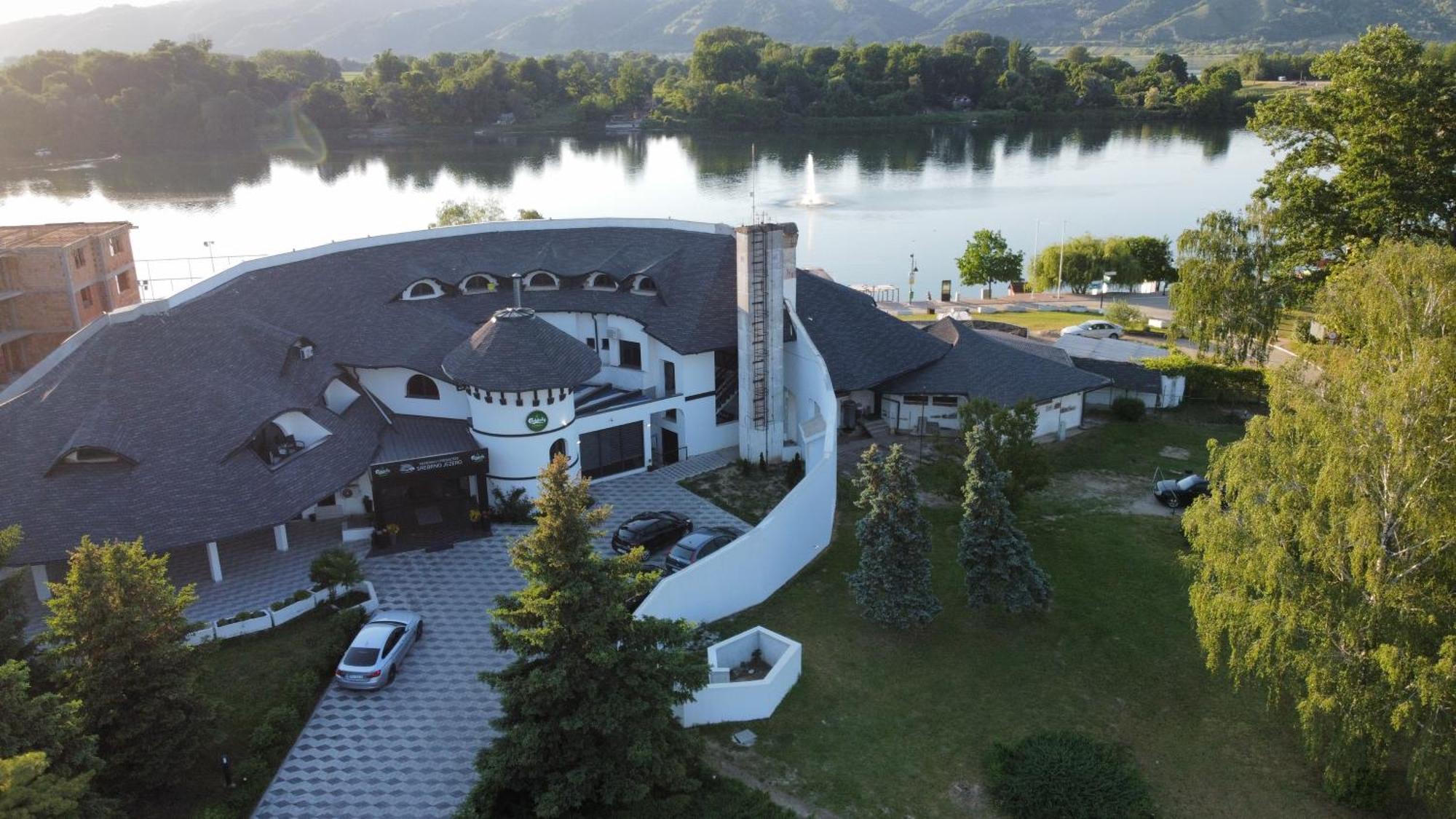 Prenociste Srebrno Jezero Hotel Veliko Gradiste Bagian luar foto